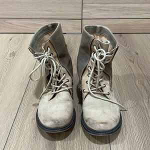 MIE combat boots